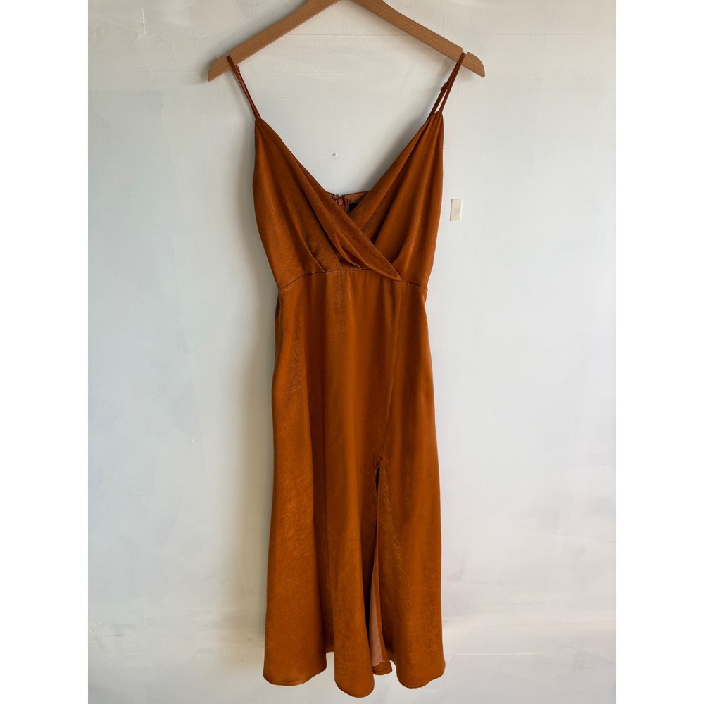 Lulus Rust Orange S Satin Midi Dress
Cottagecore Luxury. Terracotta Boho Glam.